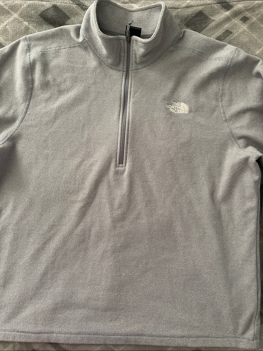 The North Face Men's Light Gray Half-Zip Fleece Pullover